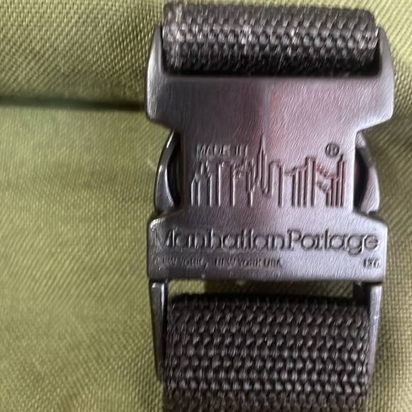 Manhatten Portage - Sling Messanger Bag - Navy/Black - Picture 4 of 11